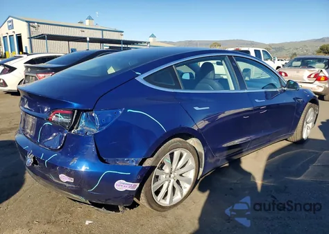 2018 Tesla Model 3 из США, поврежденный, VIN 5YJ3E1EA2JF110203